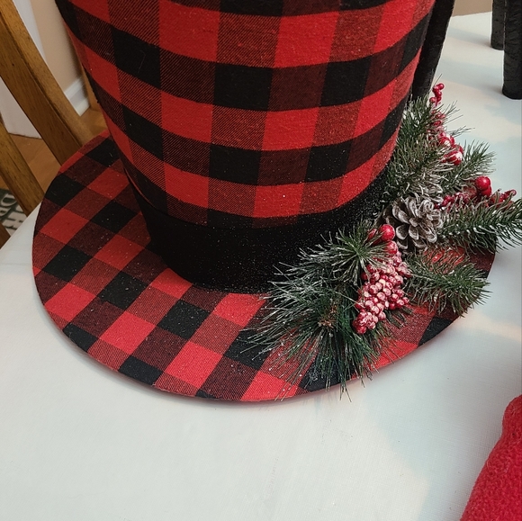Buffalo Plaid Christmas Decorations - Picture 4 of 11